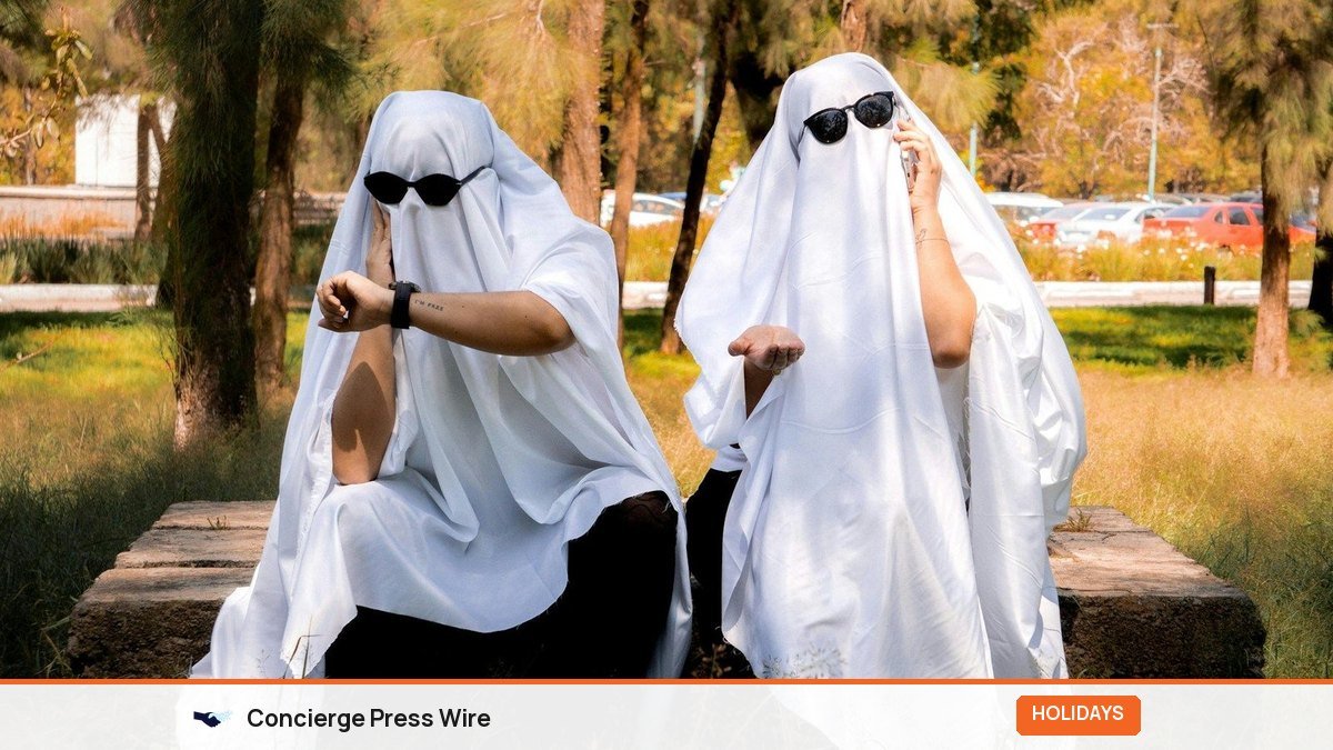 25 Creative Couples Halloween Costumes That Will Make You the Life of the Party